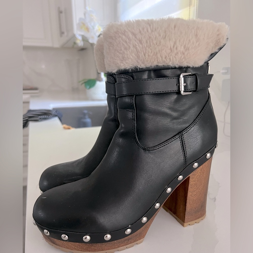 Black Leather Ankle Boots with Fur Lining